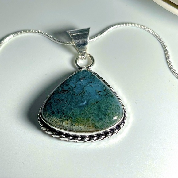 🌈 Lovely Kyanite necklace - Picture 3 of 9